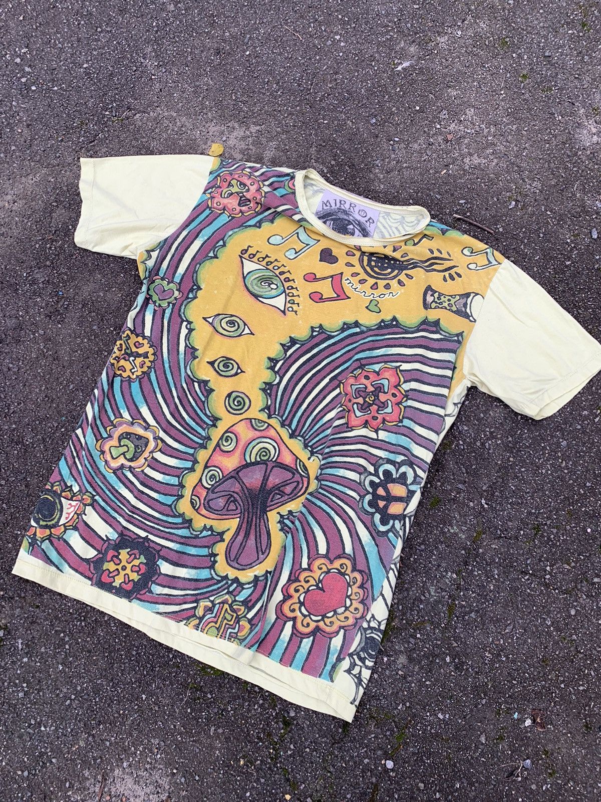 Japanese Brand Mirror LSD mushroom multicolour all print vintage t-shirt Size US M / EU 48-50 / 2 - 2 Thumbnail