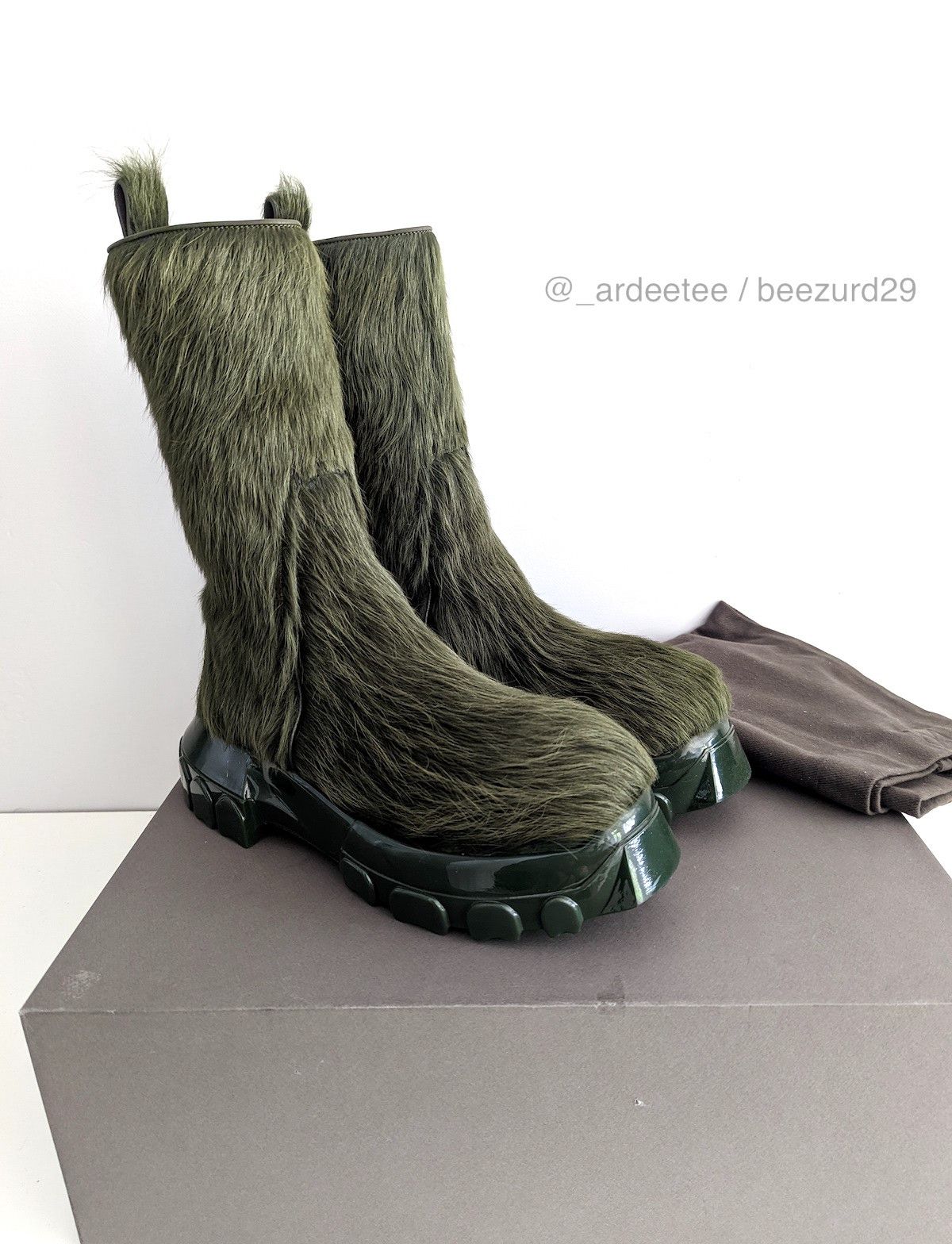 Rick Owens 💥UNRELEASED 1/1 CALF HAIR FUR CREEPER BOZO TRACTOR BOOTS Size US 8 / EU 41 - 2 Thumbnail