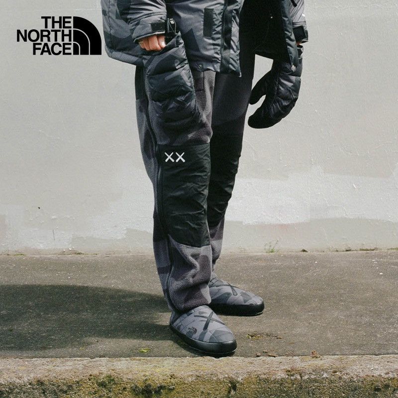 Kaws × The North Face Kaws x The North Face Nuptse Mitt Size ONE SIZE - 4 Thumbnail