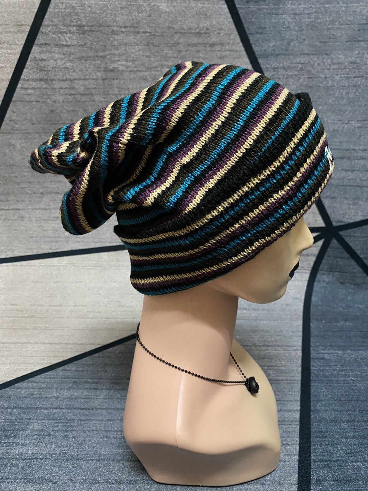 Burton Burton Club Embroidered Striped Multicolour Beanie Hat Size ONE SIZE - 3 Thumbnail