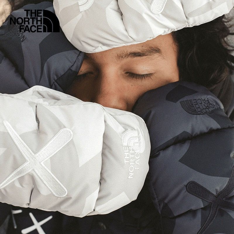 Kaws × The North Face Kaws x The North Face Nuptse Mitt Size ONE SIZE - 3 Thumbnail