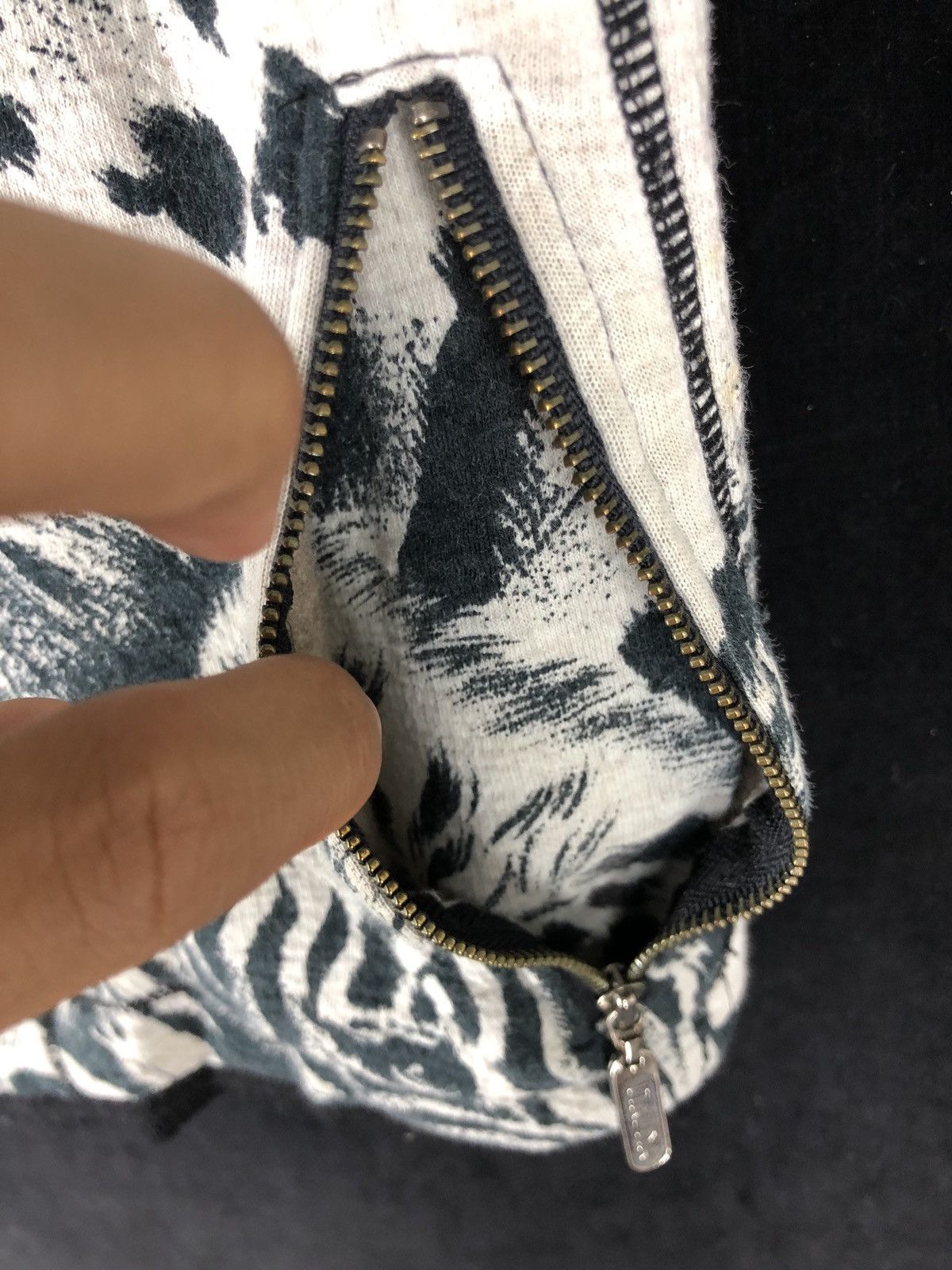 Designer LA MODA GOJI TIGERS MOTIFS VEST HACHIYAMACHO SHIBUYA ITALIY Size US L / EU 52-54 / 3 - 7 Thumbnail
