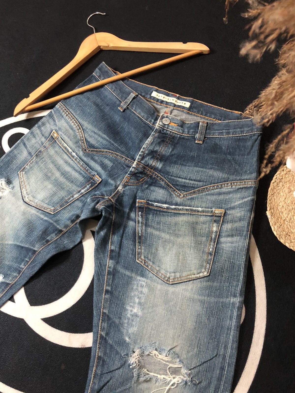 Designer × Issey Miyake × Japanese Brand VINTAGE SUNAOKUWAHARA I.S ISSEY MIYAKE DISTRESED DENIM JEANS Size US 30 / EU 46 - 4 Thumbnail