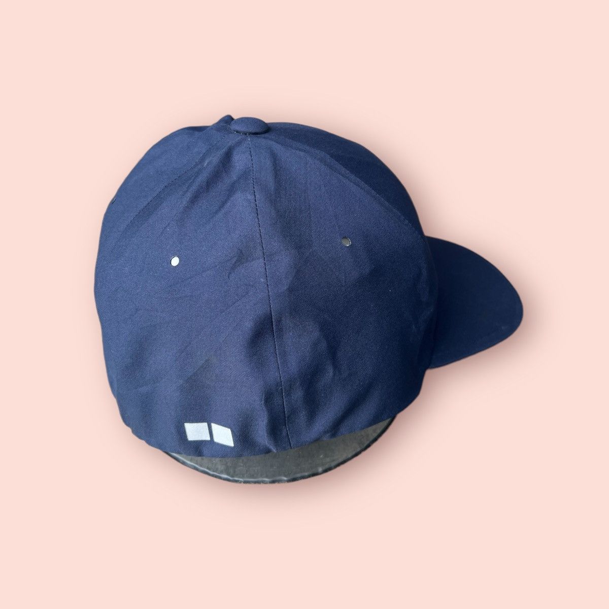 Jun Takahashi × Undercover × Uniqlo RARE UNIQLO SPORTS FITTED HAT Size ONE SIZE - 7 Thumbnail
