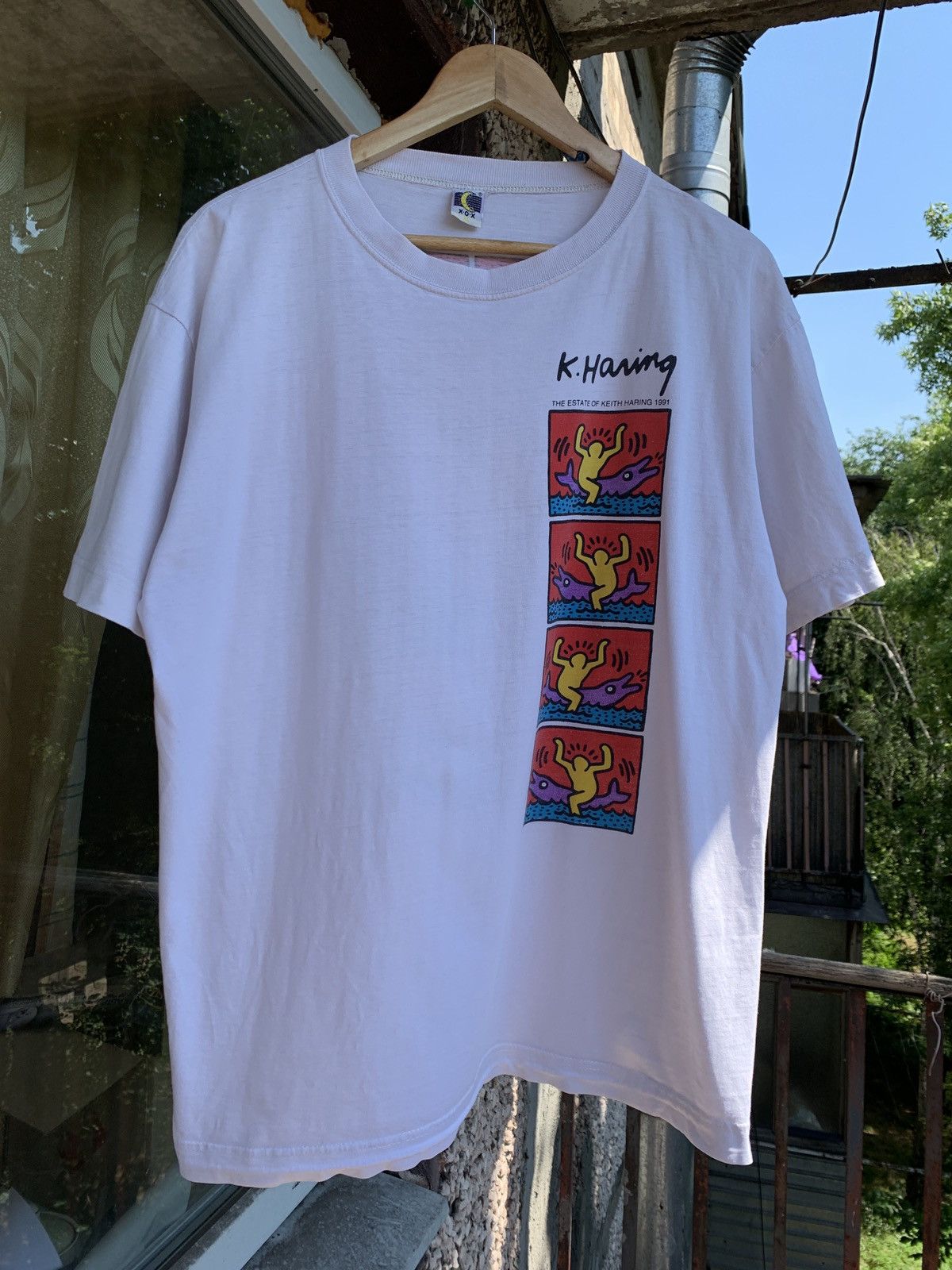 Keith Haring 1991 Vintage The Estate Of Keith Haring Dolphin Art T-Shirt Size US XL / EU 56 / 4 - 2 Thumbnail