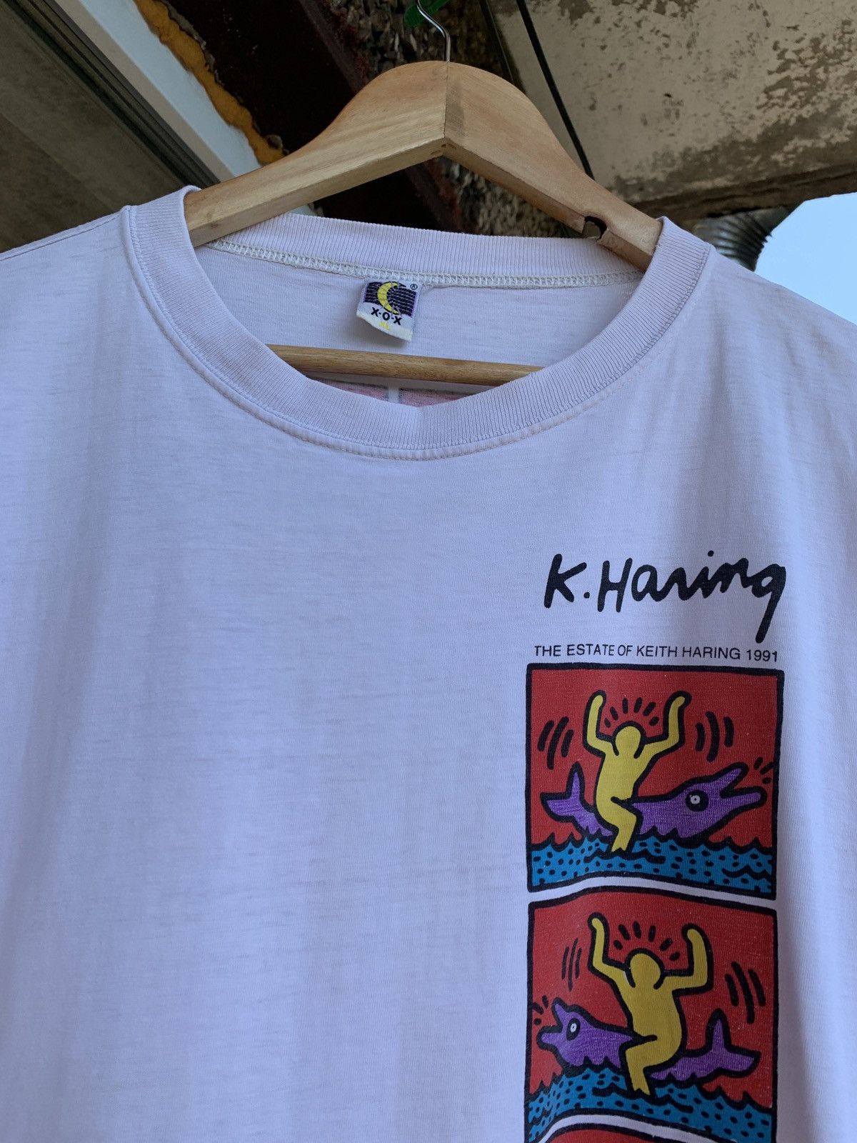 Keith Haring 1991 Vintage The Estate Of Keith Haring Dolphin Art T-Shirt Size US XL / EU 56 / 4 - 8 Thumbnail