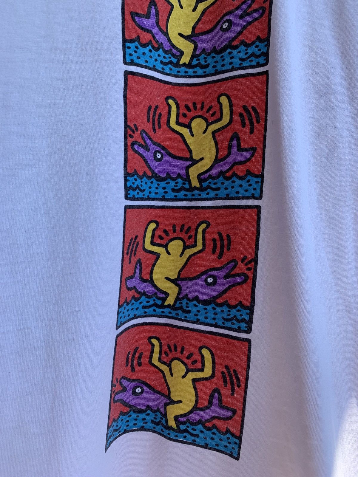 Keith Haring 1991 Vintage The Estate Of Keith Haring Dolphin Art T-Shirt Size US XL / EU 56 / 4 - 10 Thumbnail