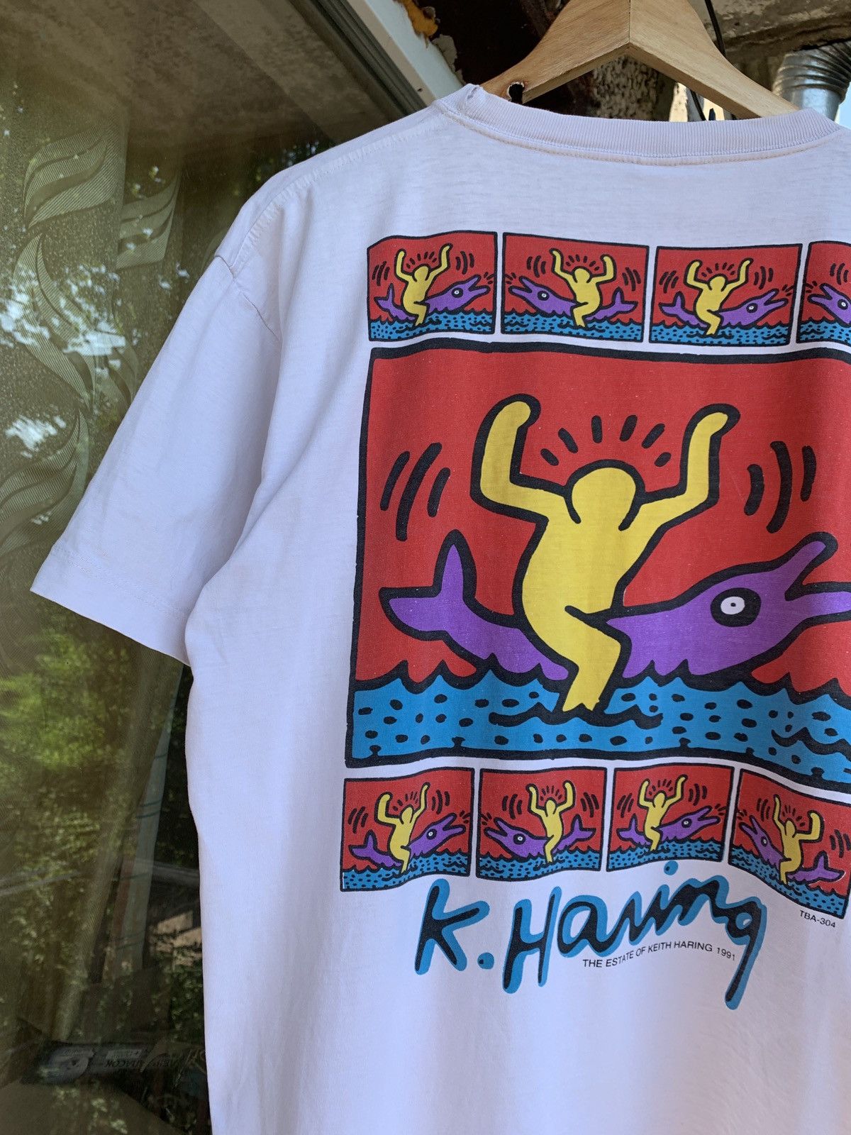 Keith Haring 1991 Vintage The Estate Of Keith Haring Dolphin Art T-Shirt Size US XL / EU 56 / 4 - 3 Thumbnail