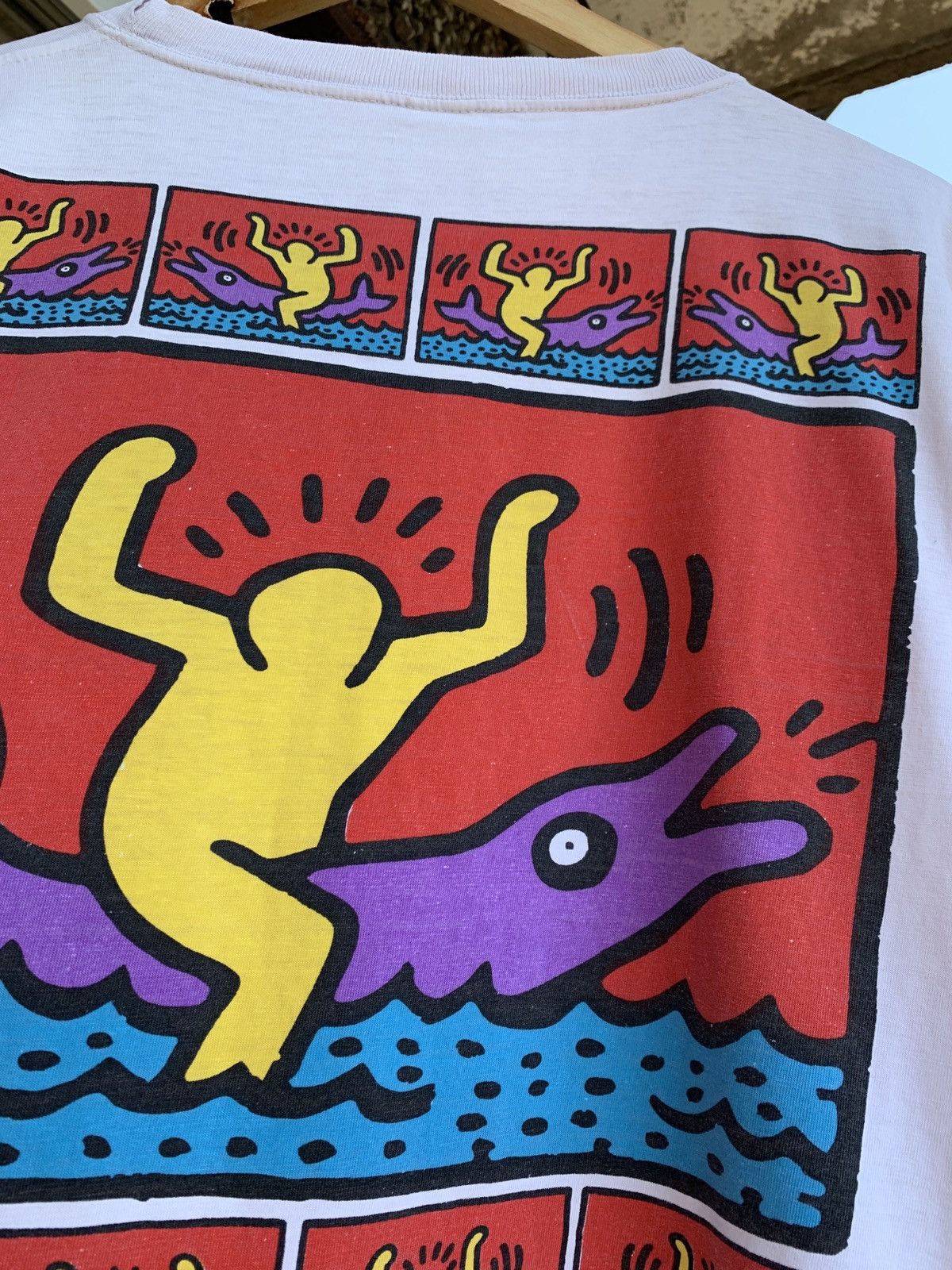 Keith Haring 1991 Vintage The Estate Of Keith Haring Dolphin Art T-Shirt Size US XL / EU 56 / 4 - 14 Thumbnail