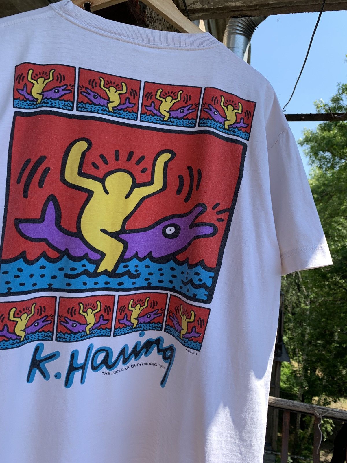 Keith Haring 1991 Vintage The Estate Of Keith Haring Dolphin Art T-Shirt Size US XL / EU 56 / 4 - 4 Thumbnail