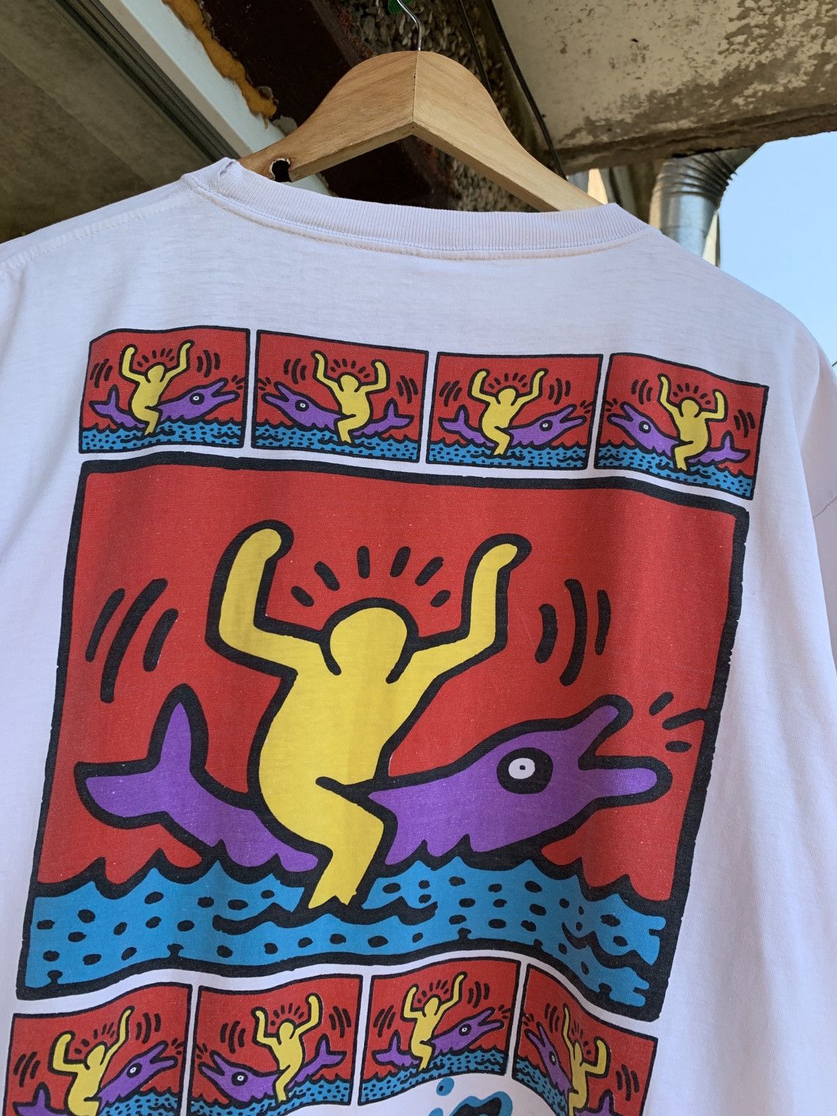 Keith Haring 1991 Vintage The Estate Of Keith Haring Dolphin Art T-Shirt Size US XL / EU 56 / 4 - 5 Thumbnail