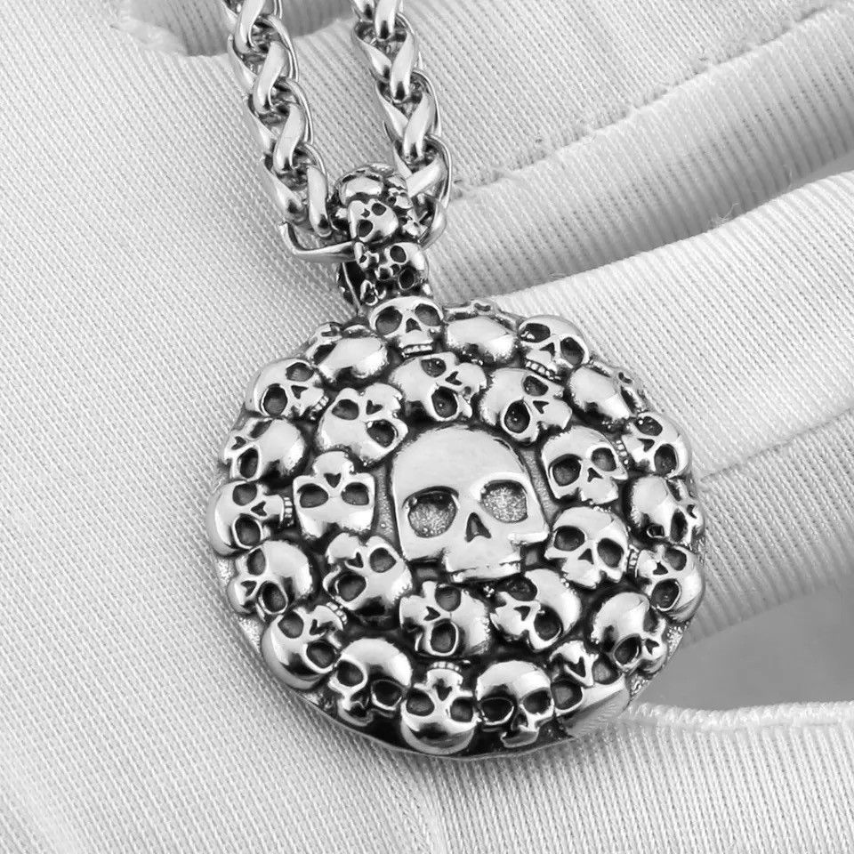 Jewelry Classic Disc Skull Pendant Necklace Size ONE SIZE - 3 Thumbnail