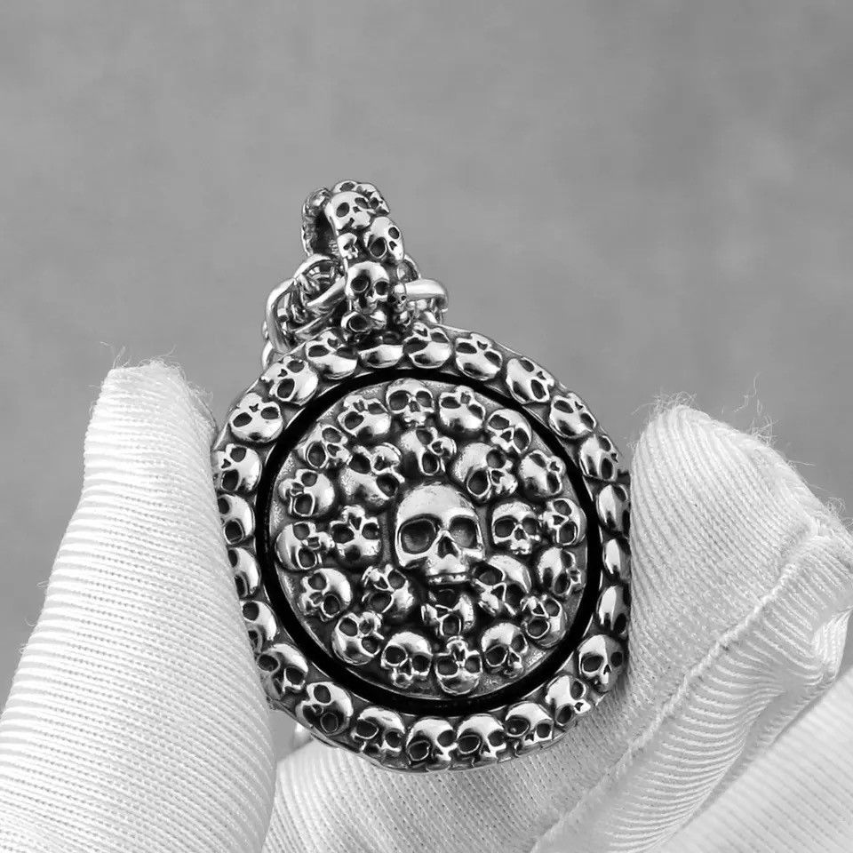 Jewelry Classic Disc Skull Pendant Necklace Size ONE SIZE - 1 Thumbnail