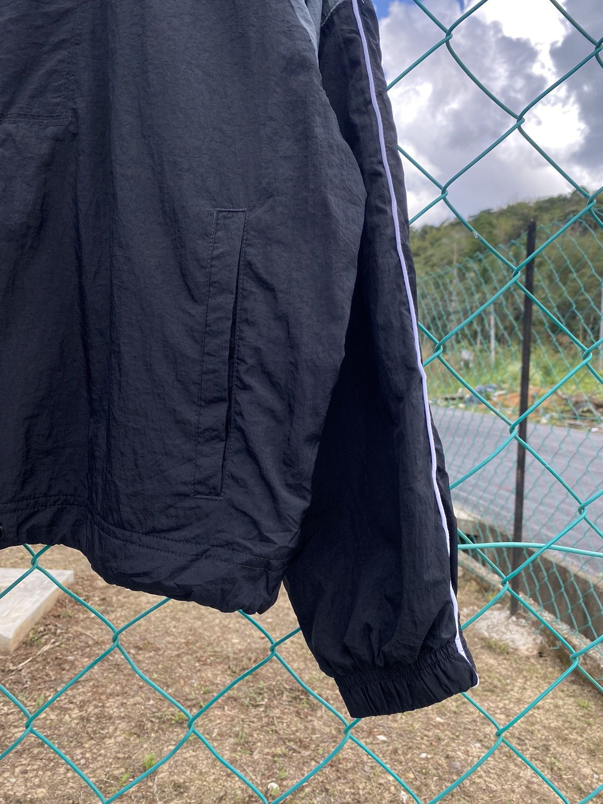 Nike Nike Center Pullover Cropped Windbreaker Size M / US 6-8 / IT 42-44 - 5 Thumbnail