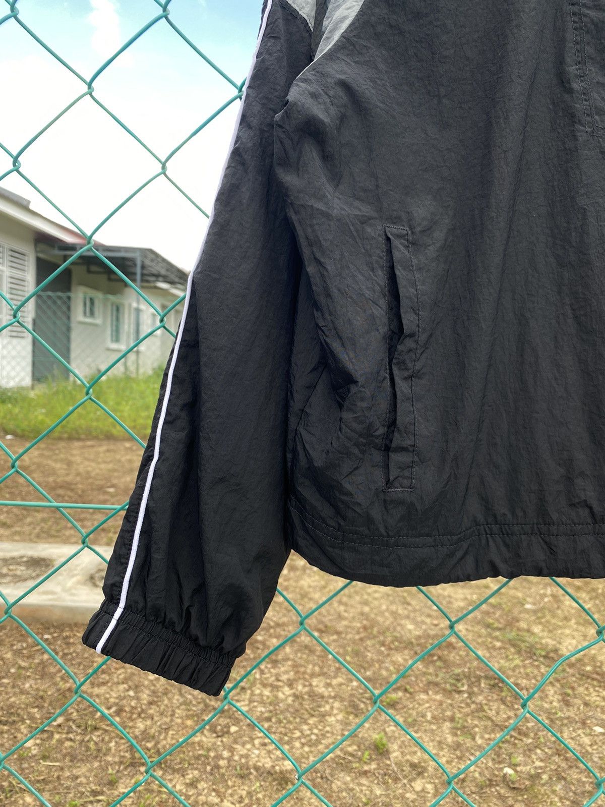 Nike Nike Center Pullover Cropped Windbreaker Size M / US 6-8 / IT 42-44 - 6 Thumbnail