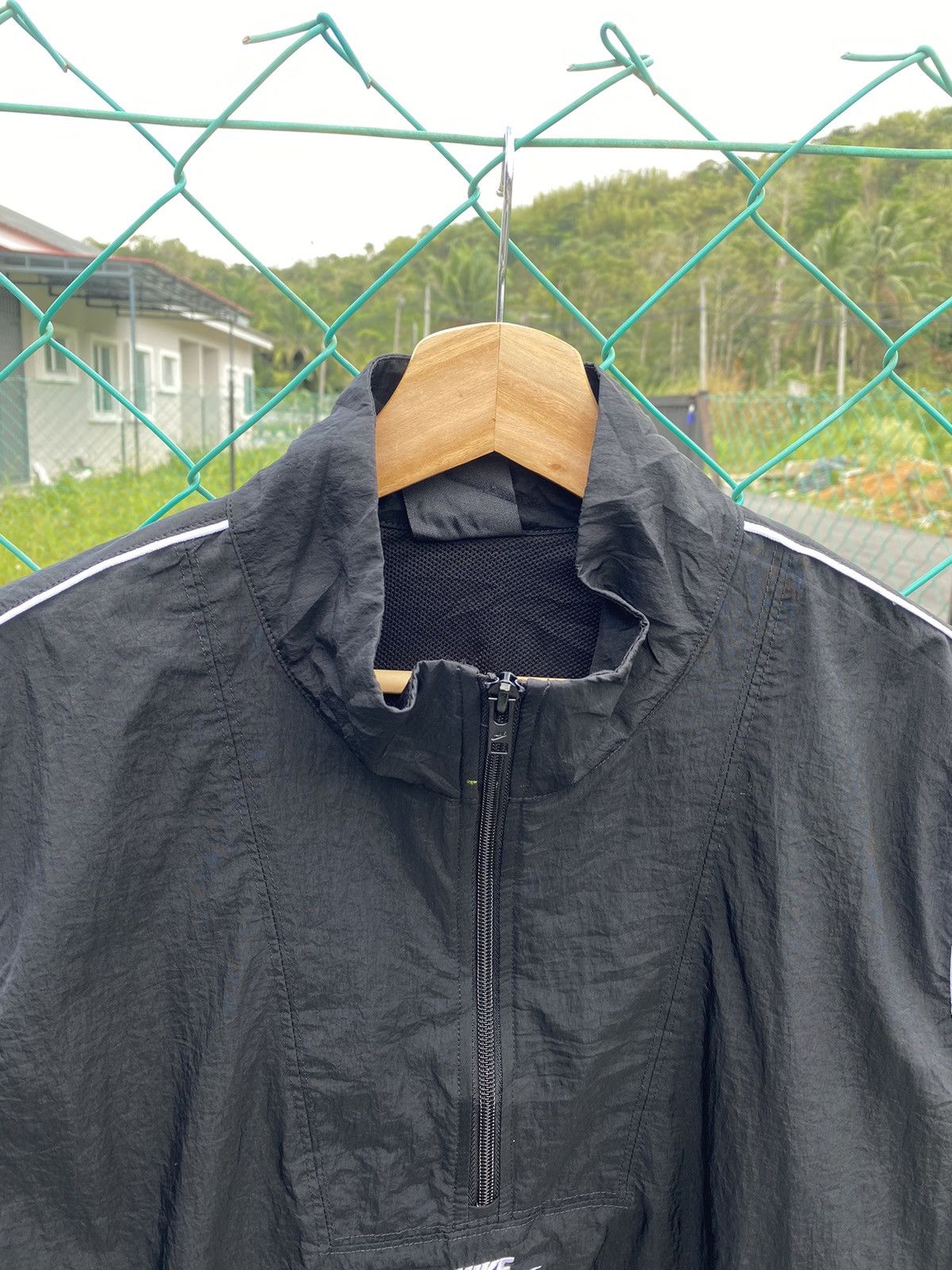 Nike Nike Center Pullover Cropped Windbreaker Size M / US 6-8 / IT 42-44 - 4 Thumbnail