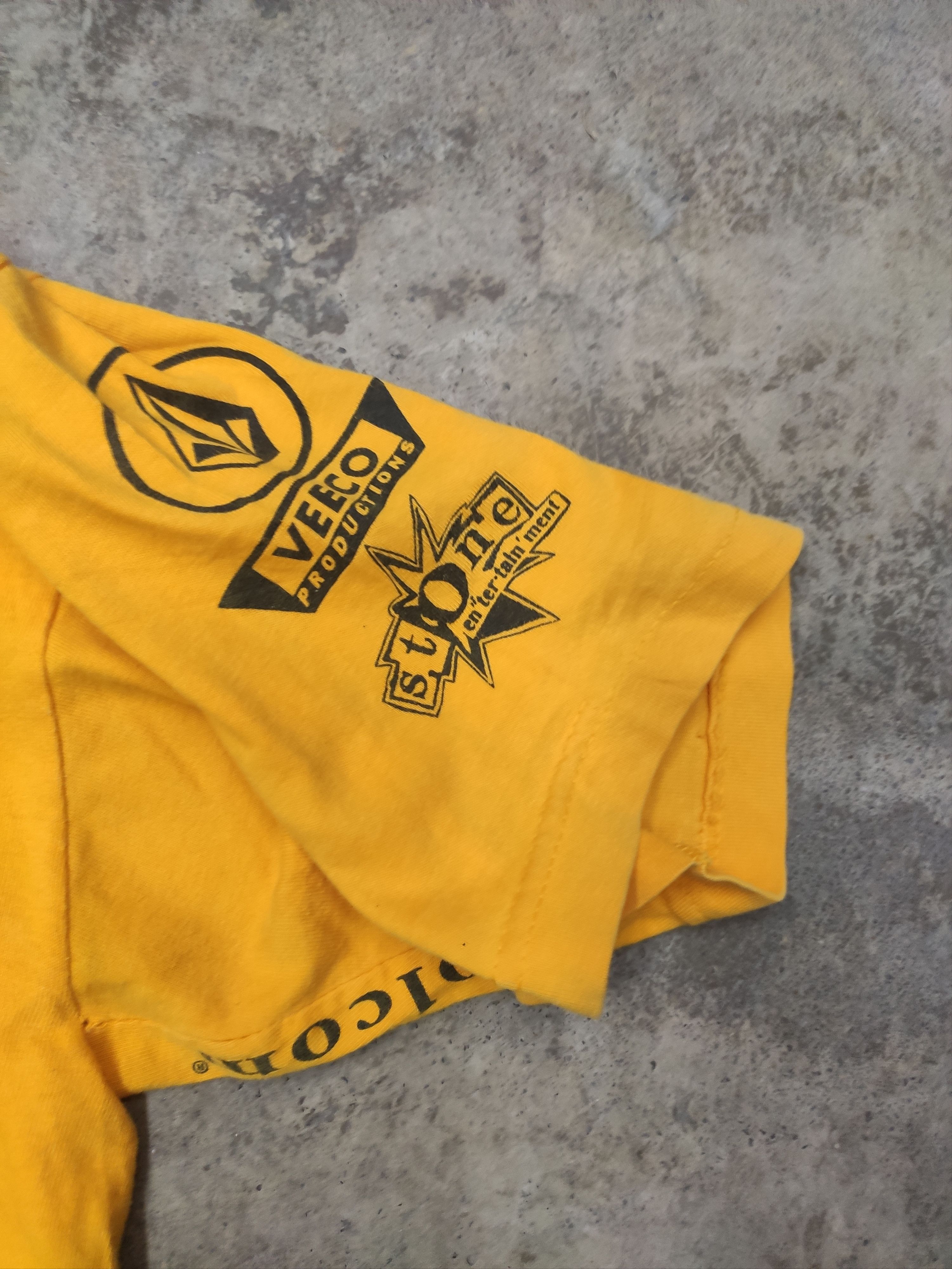 Powell Peralta Vintage 90s Vintage Volcom t shirt made in USA Size US M / EU 48-50 / 2 - 5 Thumbnail