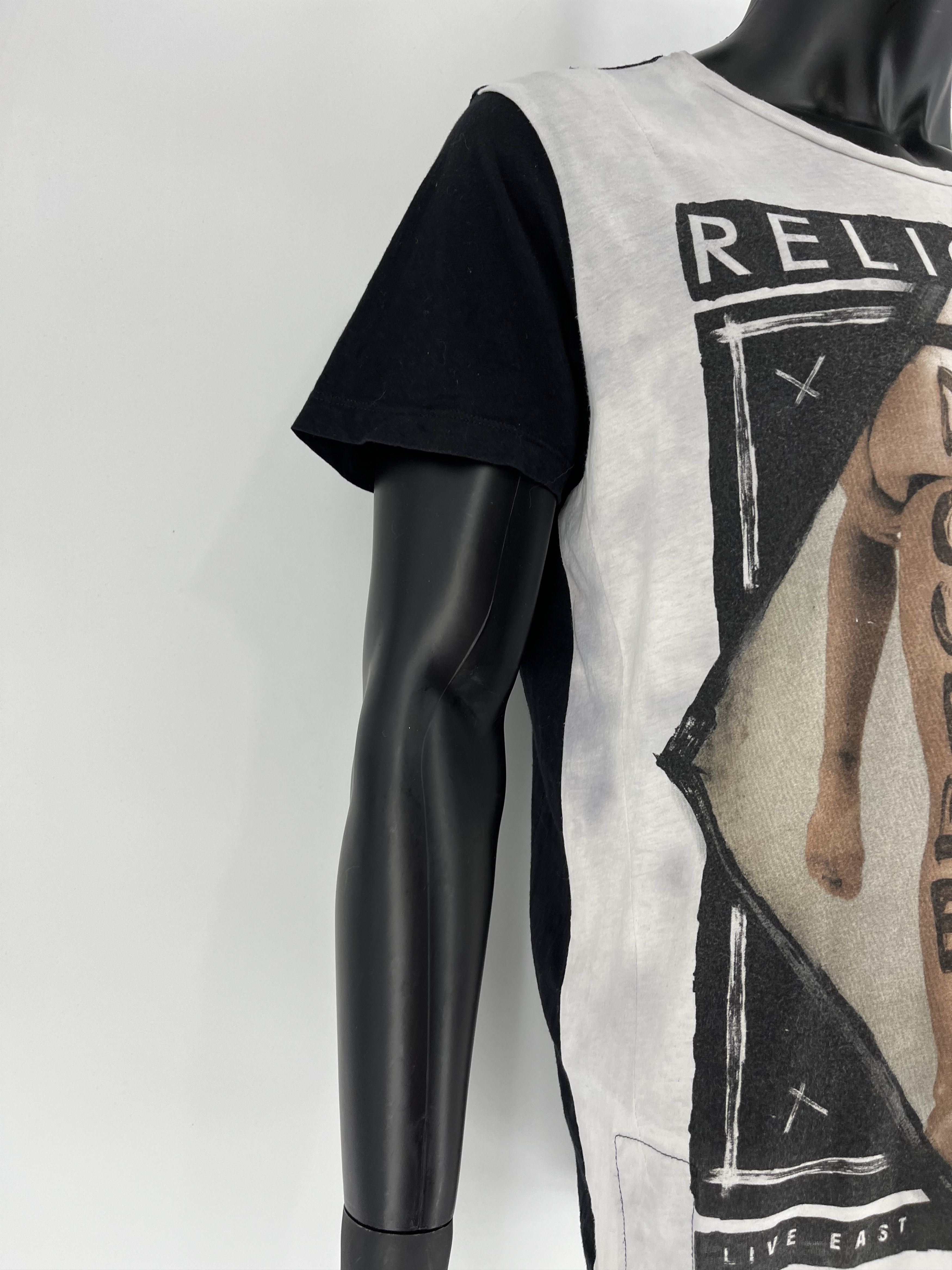 Vintage Vintage Y2k Religion Sexy girl skull Rap Style T-shirt Size US M / EU 48-50 / 2 - 5 Thumbnail