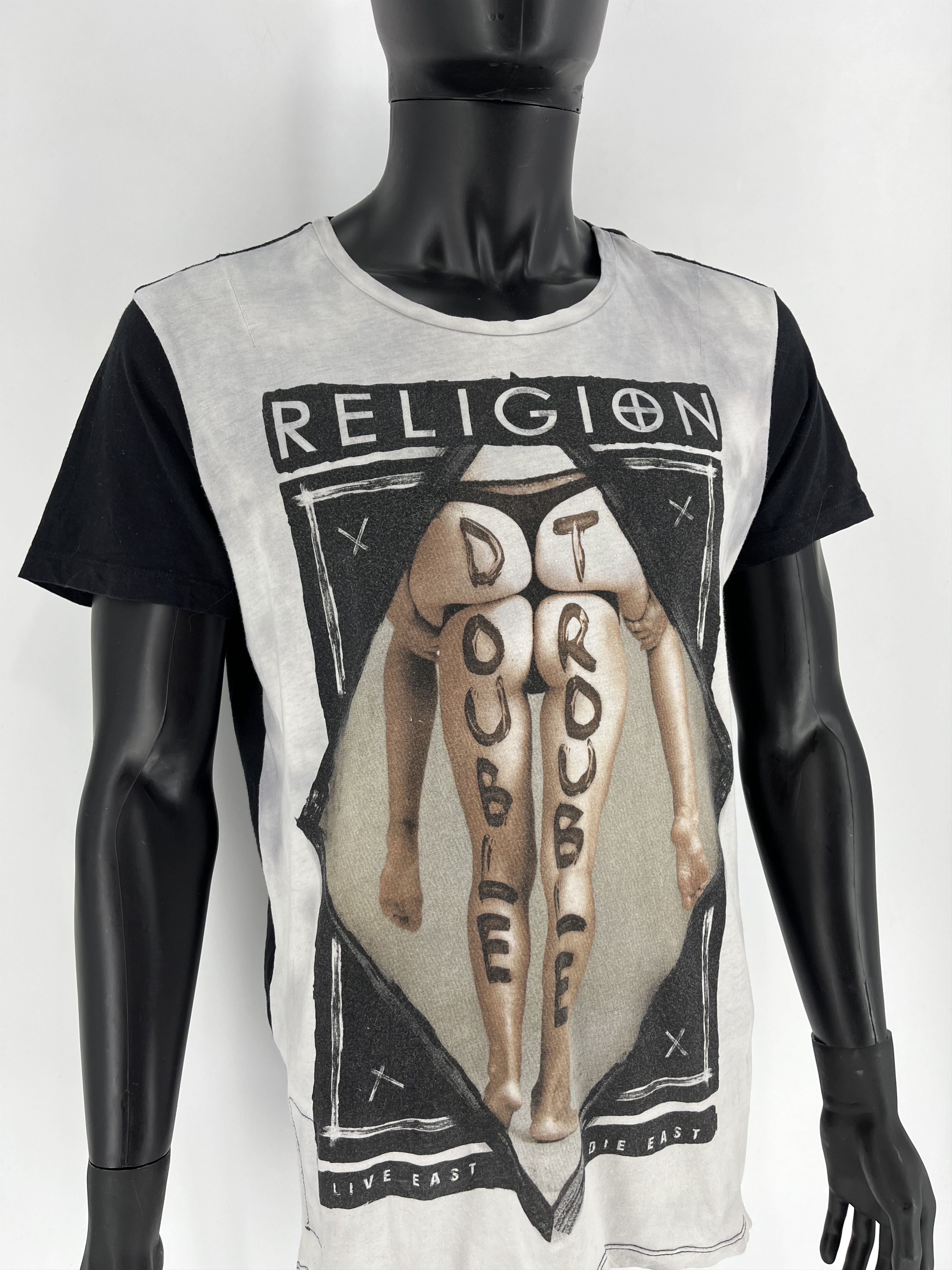 Vintage Vintage Y2k Religion Sexy girl skull Rap Style T-shirt Size US M / EU 48-50 / 2 - 6 Thumbnail