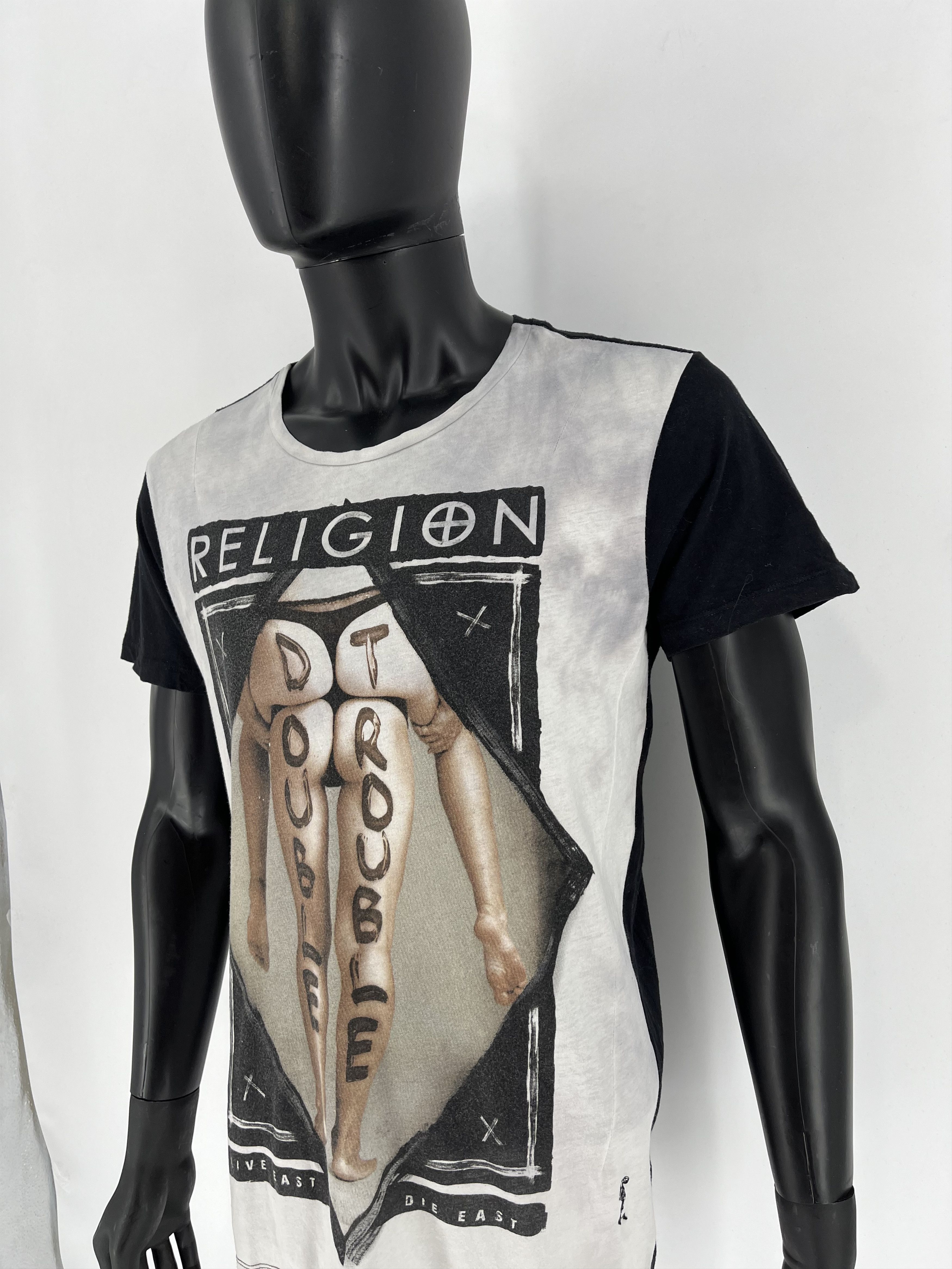 Vintage Vintage Y2k Religion Sexy girl skull Rap Style T-shirt Size US M / EU 48-50 / 2 - 7 Thumbnail