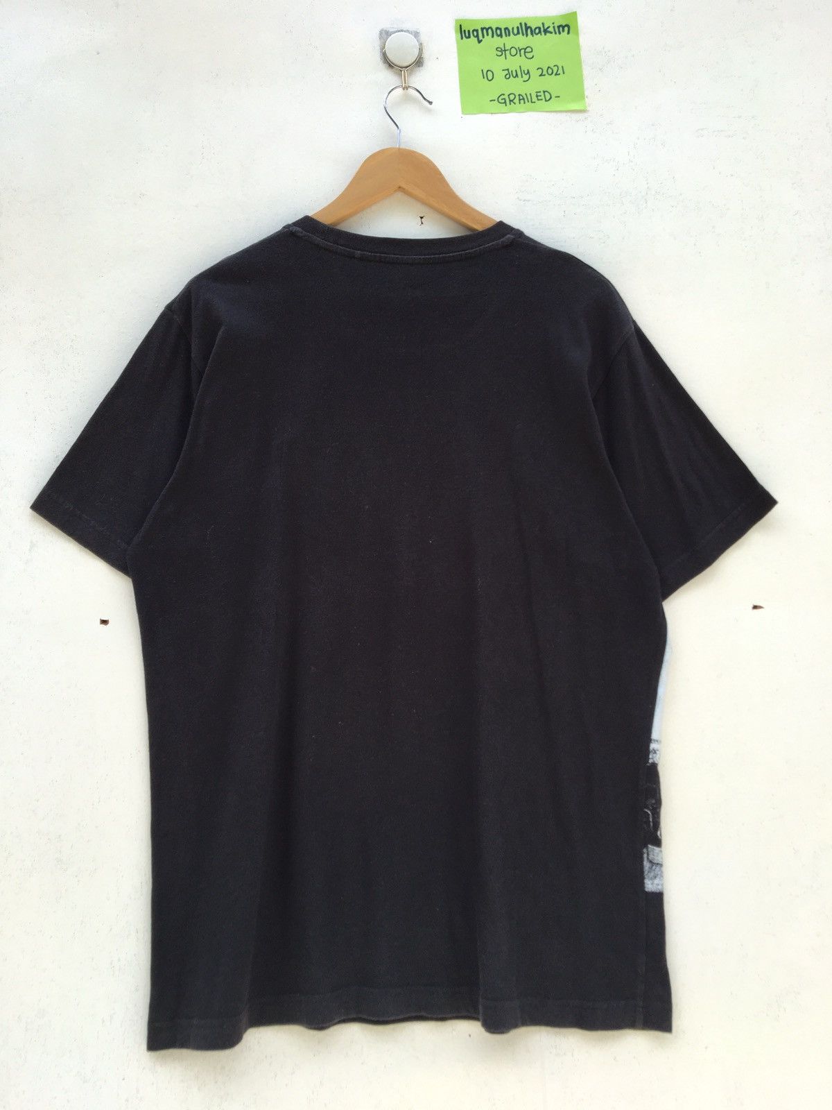 Uniqlo Uniqlo X Nicolas de Crecy La Republique Du Catch Tshirt Size US XL / EU 56 / 4 - 12 Thumbnail