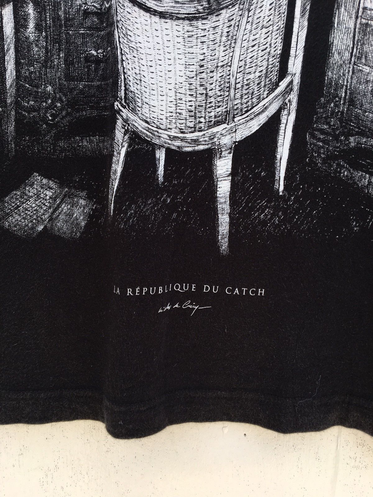 Uniqlo Uniqlo X Nicolas de Crecy La Republique Du Catch Tshirt Size US XL / EU 56 / 4 - 7 Thumbnail