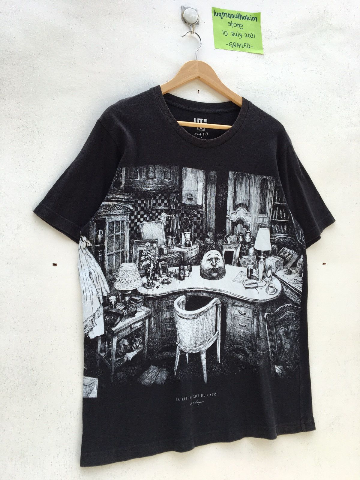 Uniqlo Uniqlo X Nicolas de Crecy La Republique Du Catch Tshirt Size US XL / EU 56 / 4 - 3 Thumbnail