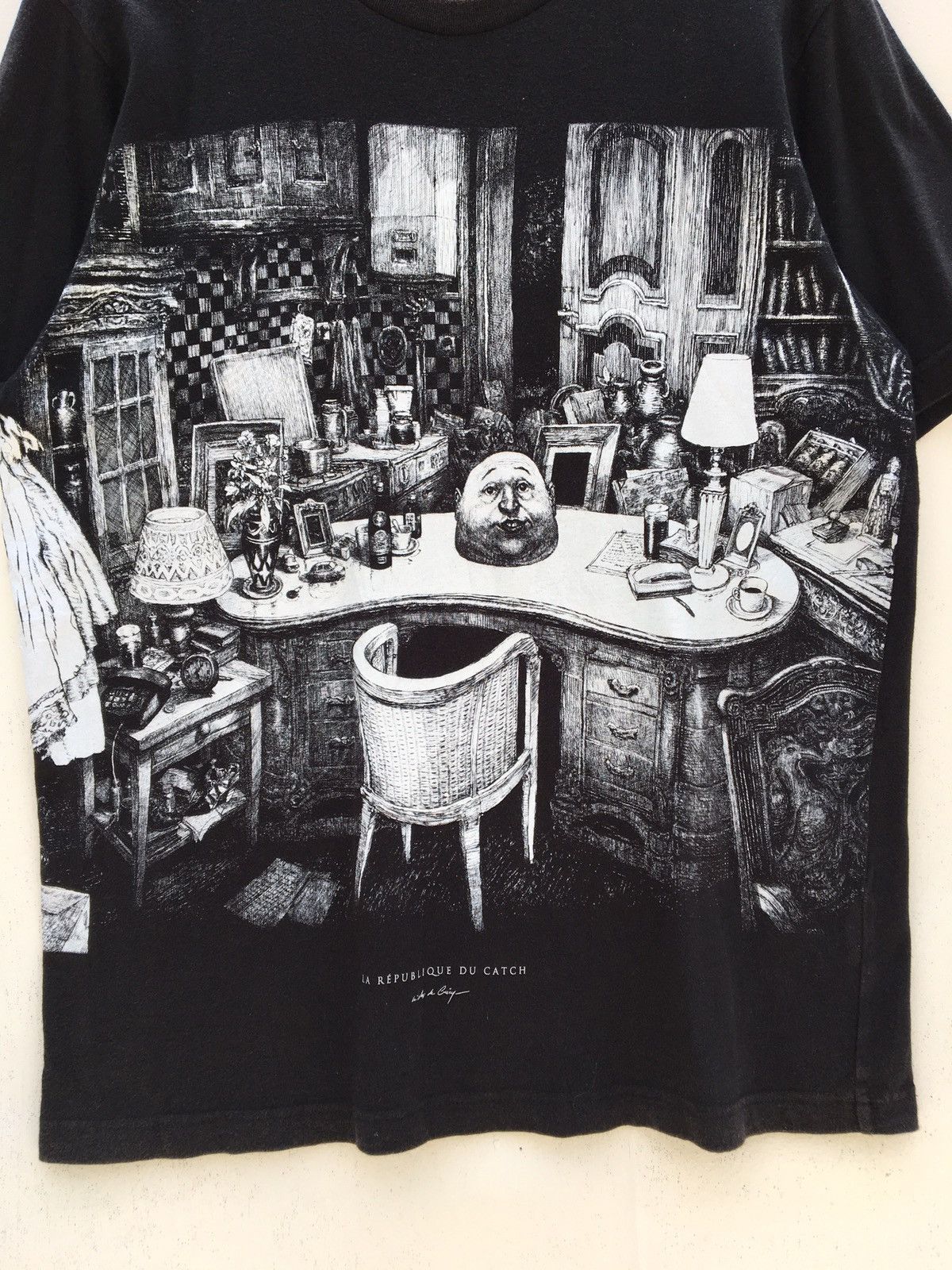 Uniqlo Uniqlo X Nicolas de Crecy La Republique Du Catch Tshirt Size US XL / EU 56 / 4 - 6 Thumbnail
