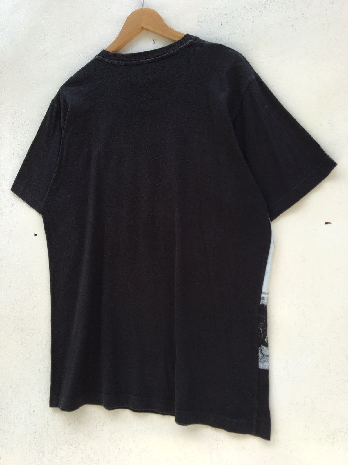 Uniqlo Uniqlo X Nicolas de Crecy La Republique Du Catch Tshirt Size US XL / EU 56 / 4 - 14 Thumbnail