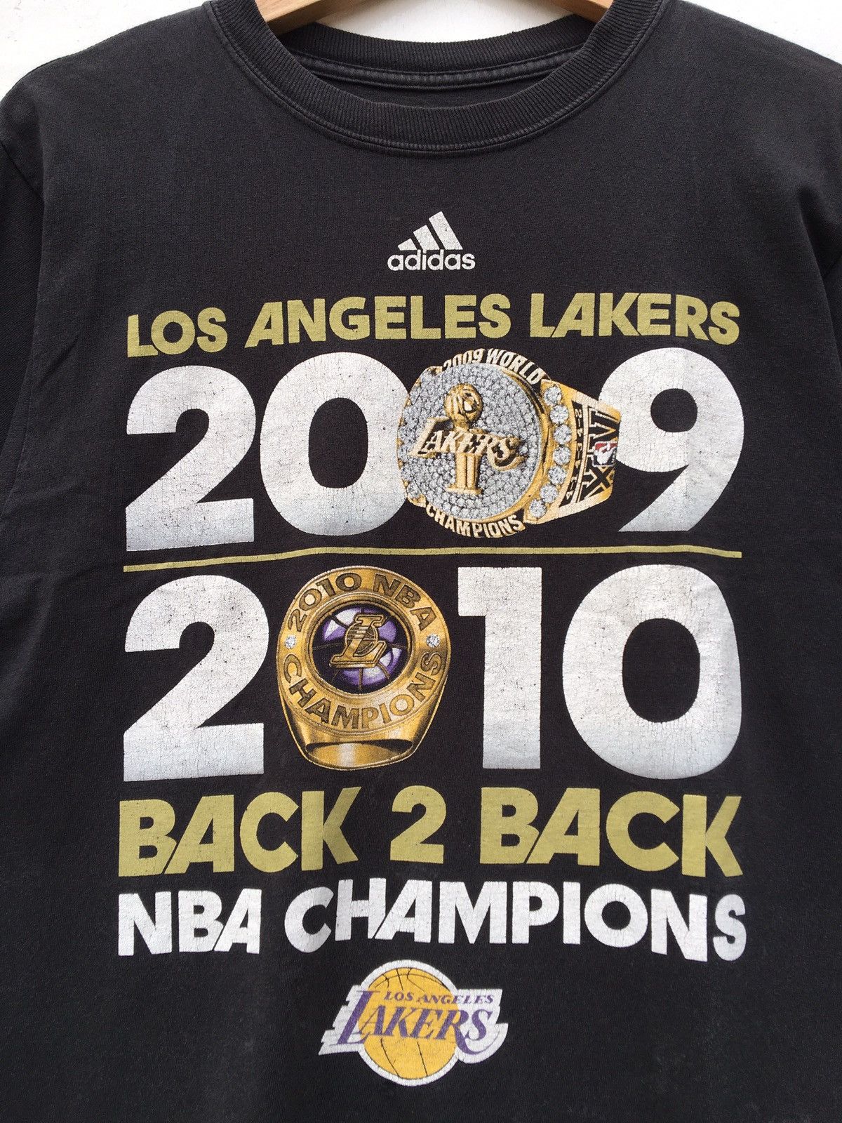 NBA Vintage Los Angeles Lakers B2B NBA Champions Tshirt Size US S / EU 44-46 / 1 - 5 Thumbnail
