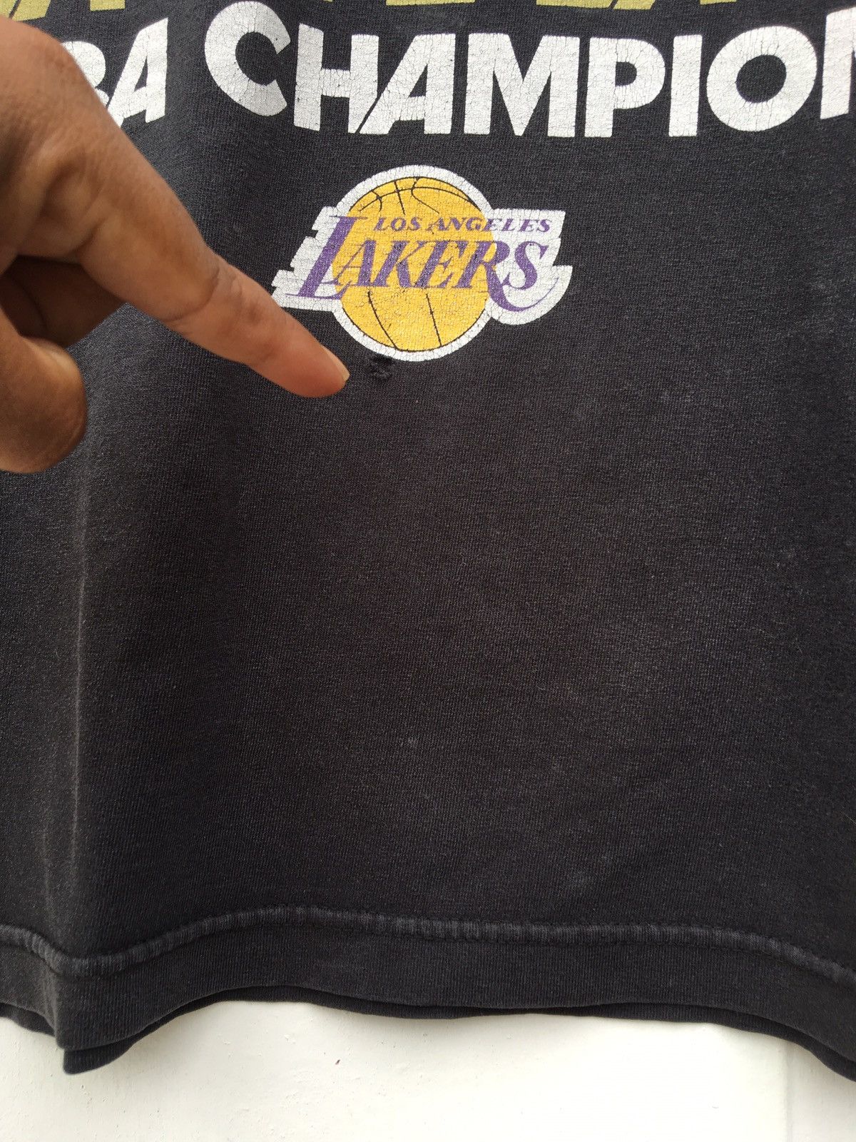 NBA Vintage Los Angeles Lakers B2B NBA Champions Tshirt Size US S / EU 44-46 / 1 - 6 Thumbnail