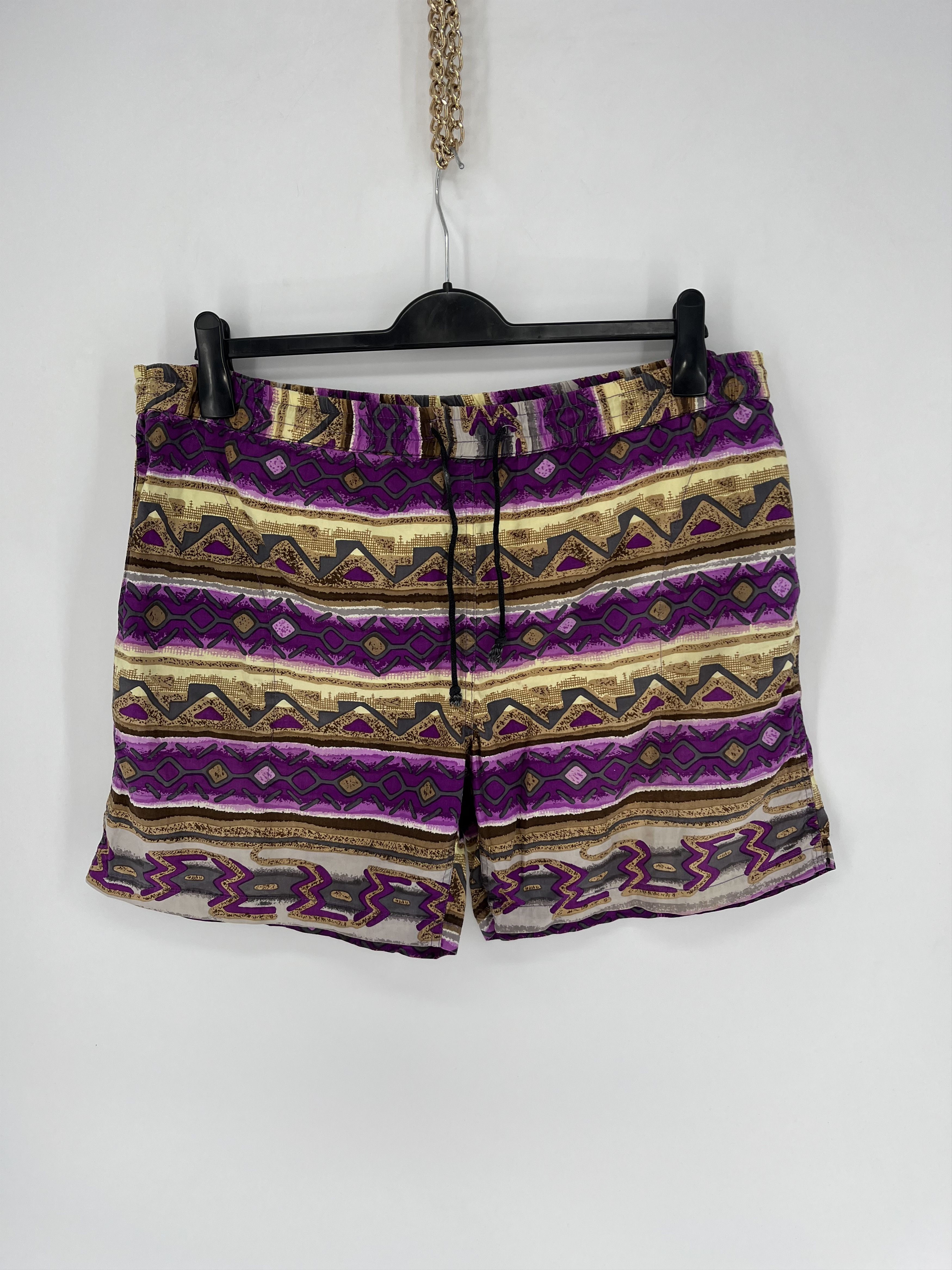 Vintage Vintage Y2K Art Streetwear Hawaiian Shorts Fashion Grailed Size US 32 / EU 48 - 1 Thumbnail