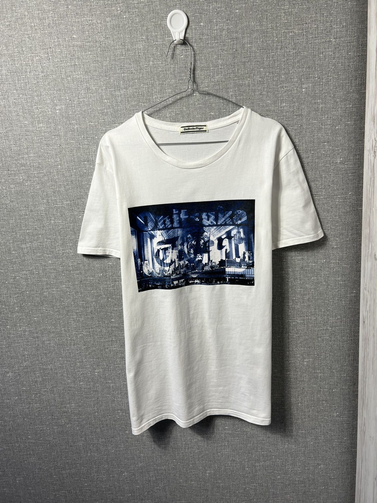 Asics × Japanese Brand × Onitsuka Tiger Rare Onitsuka Tiger Big Logo T-Shirt Size US L / EU 52-54 / 3 - 1 Thumbnail