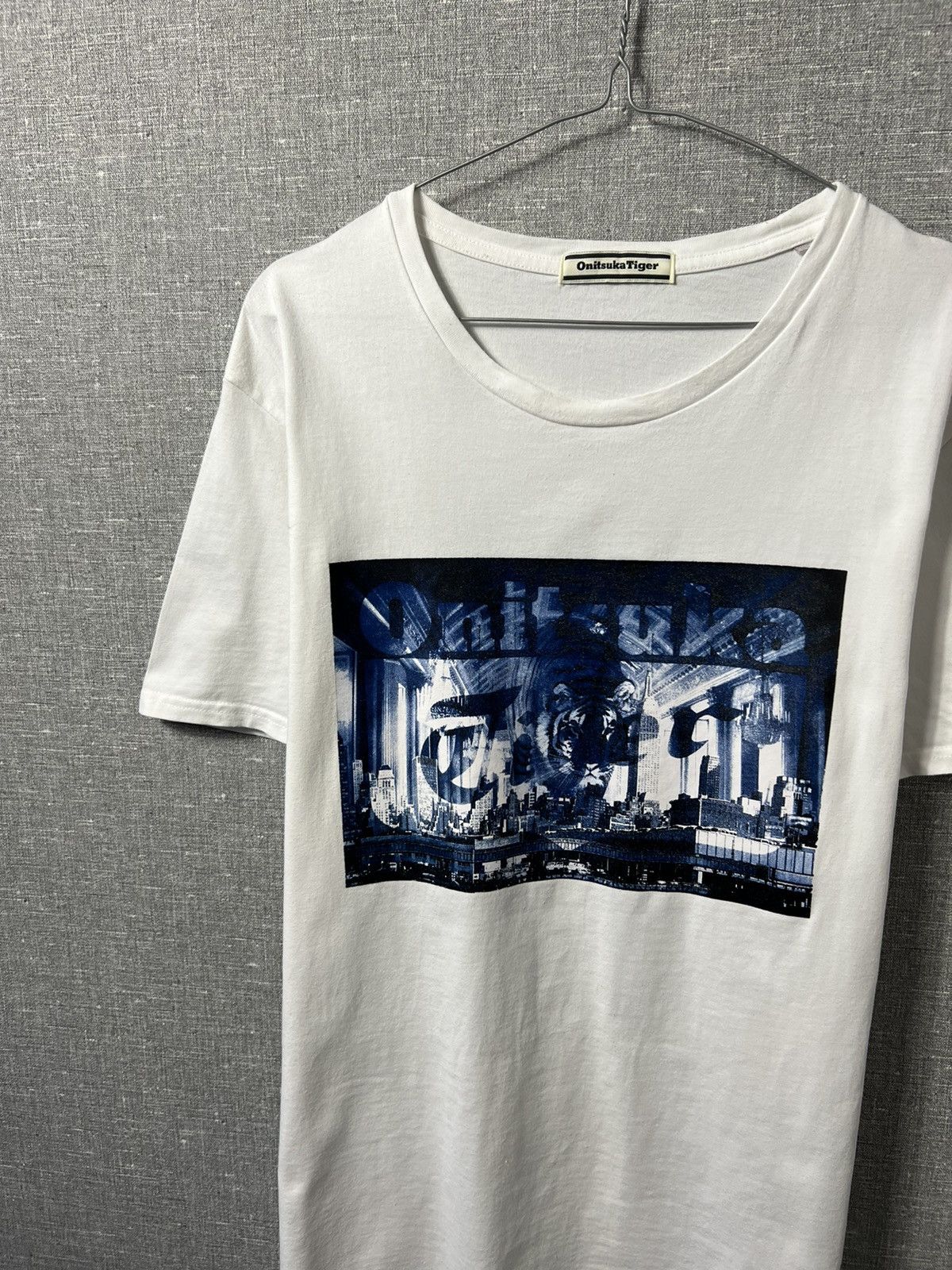 Asics × Japanese Brand × Onitsuka Tiger Rare Onitsuka Tiger Big Logo T-Shirt Size US L / EU 52-54 / 3 - 2 Thumbnail