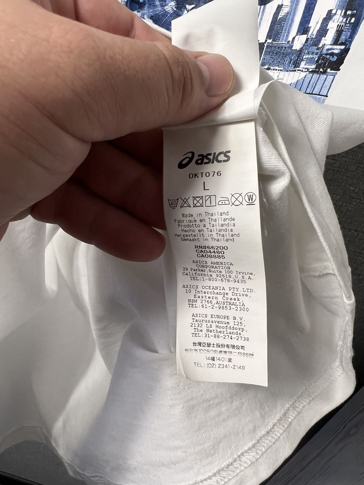 Asics × Japanese Brand × Onitsuka Tiger Rare Onitsuka Tiger Big Logo T-Shirt Size US L / EU 52-54 / 3 - 7 Thumbnail