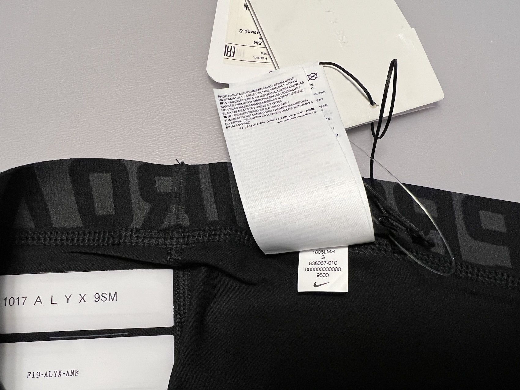 1017 ALYX 9SM × Nike FW'19 Leggings Size US 30 / EU 46 - 11 Thumbnail