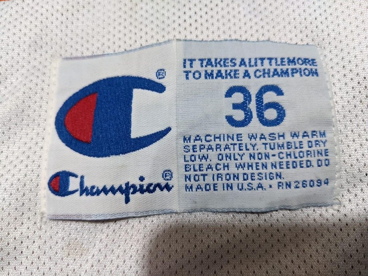 Champion Vintage 90s Champion NBA Cleveland Cavaliers Chris Mills #24 Size US S / EU 44-46 / 1 - 5 Thumbnail