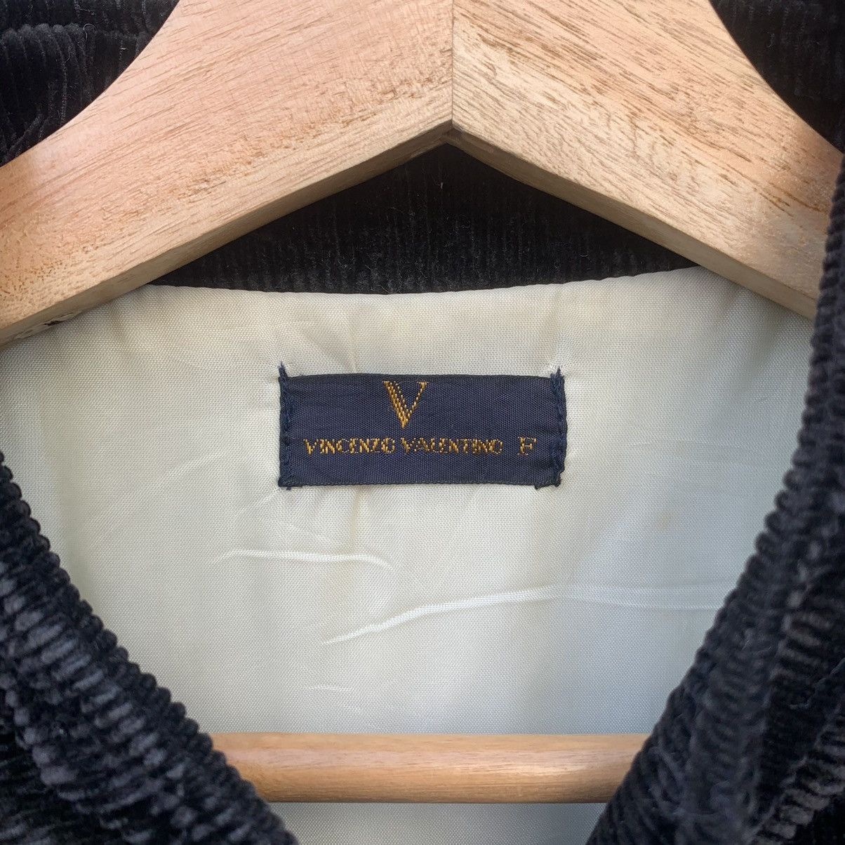 Designer × Japanese Brand Vincenzo Valentino Corduroy Black Button Ups Vest Size US L / EU 52-54 / 3 - 5 Thumbnail