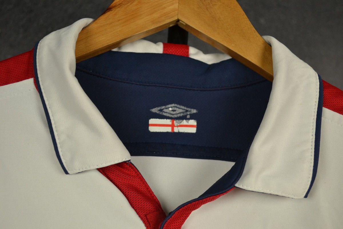 Umbro × Vintage Vintage England 2003 2004 home soccer Umbro jersey Size US S / EU 44-46 / 1 - 9 Thumbnail
