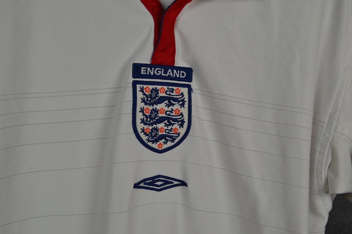 Umbro × Vintage Vintage England 2003 2004 home soccer Umbro jersey Size US S / EU 44-46 / 1 - 7 Thumbnail