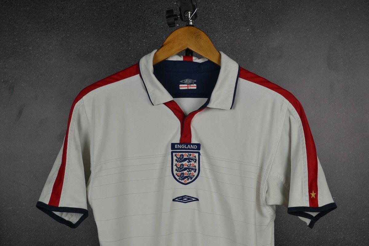 Umbro × Vintage Vintage England 2003 2004 home soccer Umbro jersey Size US S / EU 44-46 / 1 - 3 Thumbnail