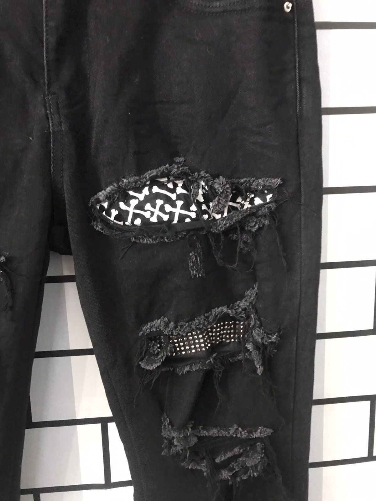 The Unbranded Brand Distressed Art Patch stretchable skinny jeans Size US 32 / EU 48 - 5 Thumbnail
