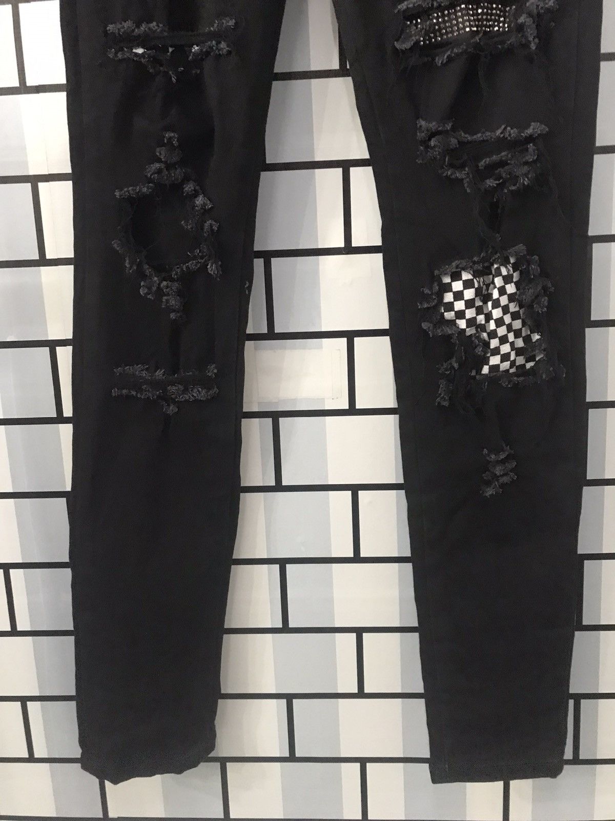 The Unbranded Brand Distressed Art Patch stretchable skinny jeans Size US 32 / EU 48 - 7 Thumbnail