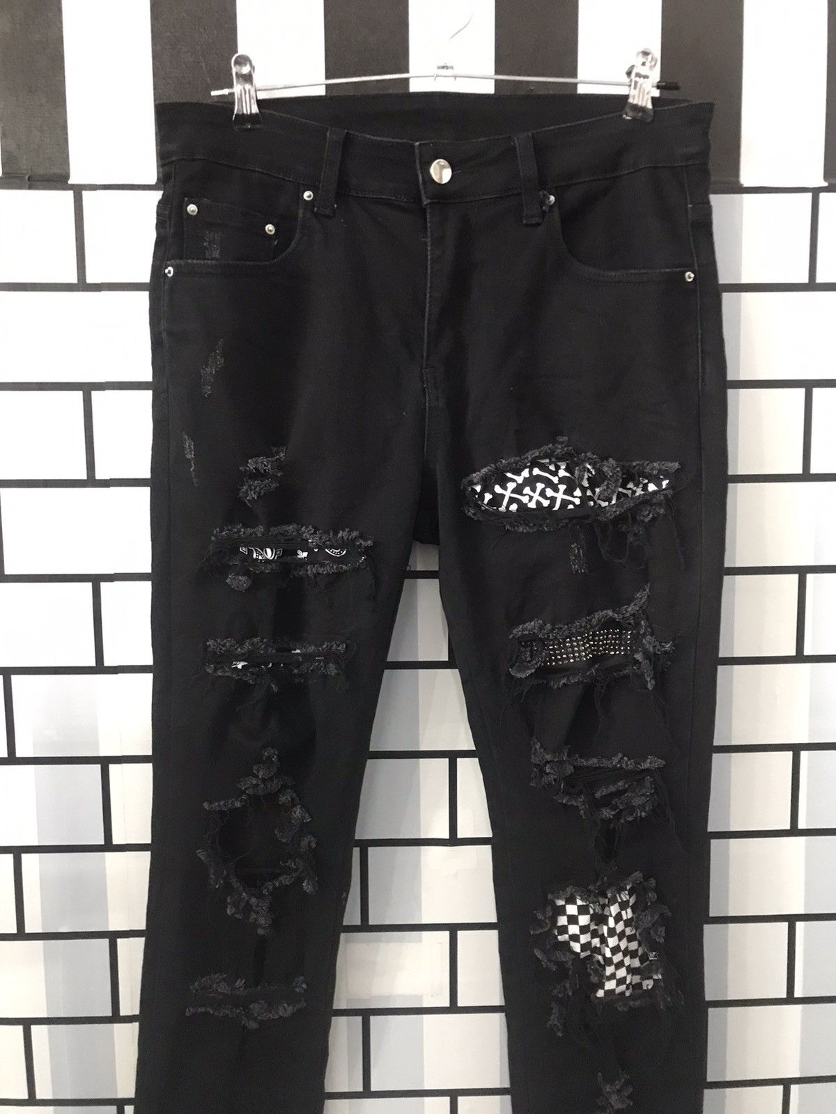 The Unbranded Brand Distressed Art Patch stretchable skinny jeans Size US 32 / EU 48 - 3 Thumbnail