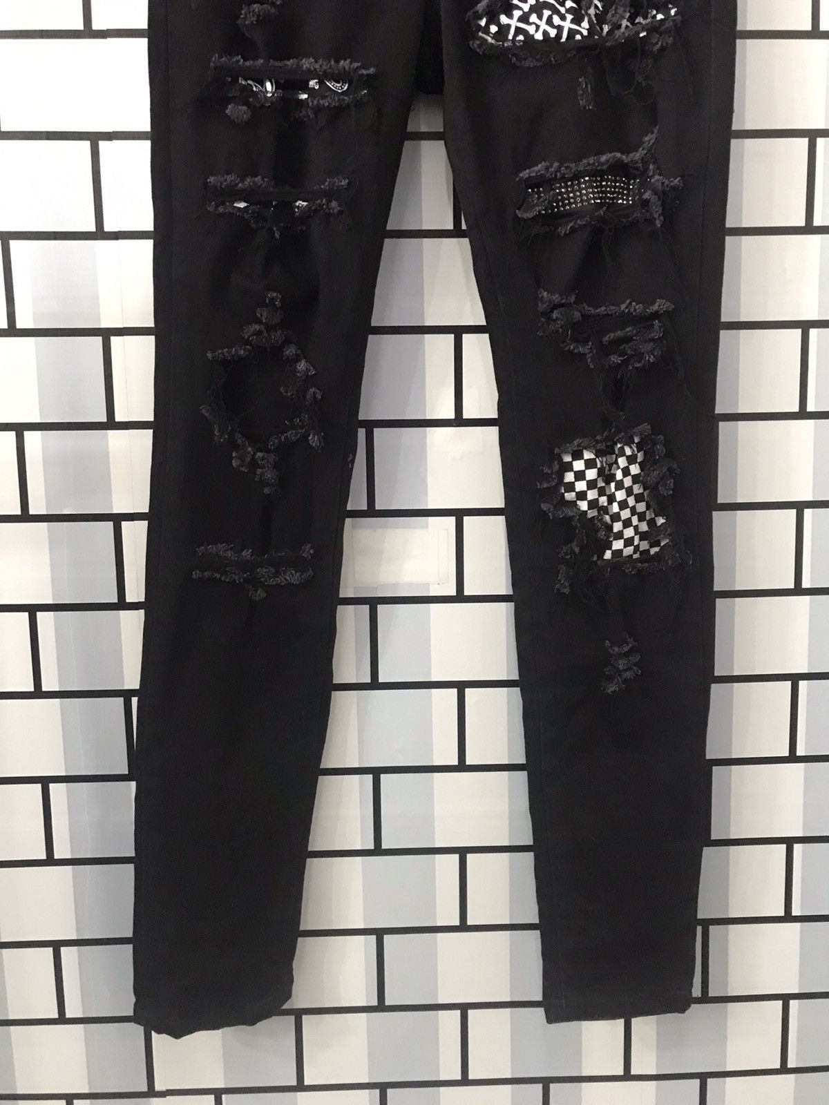 The Unbranded Brand Distressed Art Patch stretchable skinny jeans Size US 32 / EU 48 - 4 Thumbnail