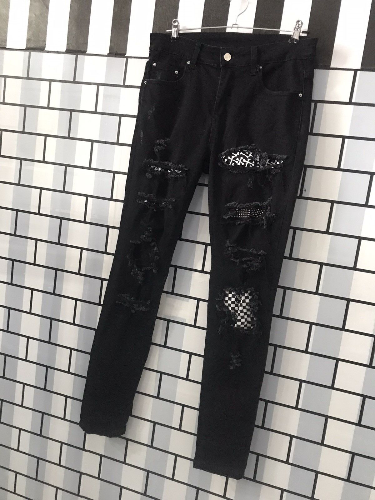 The Unbranded Brand Distressed Art Patch stretchable skinny jeans Size US 32 / EU 48 - 2 Thumbnail
