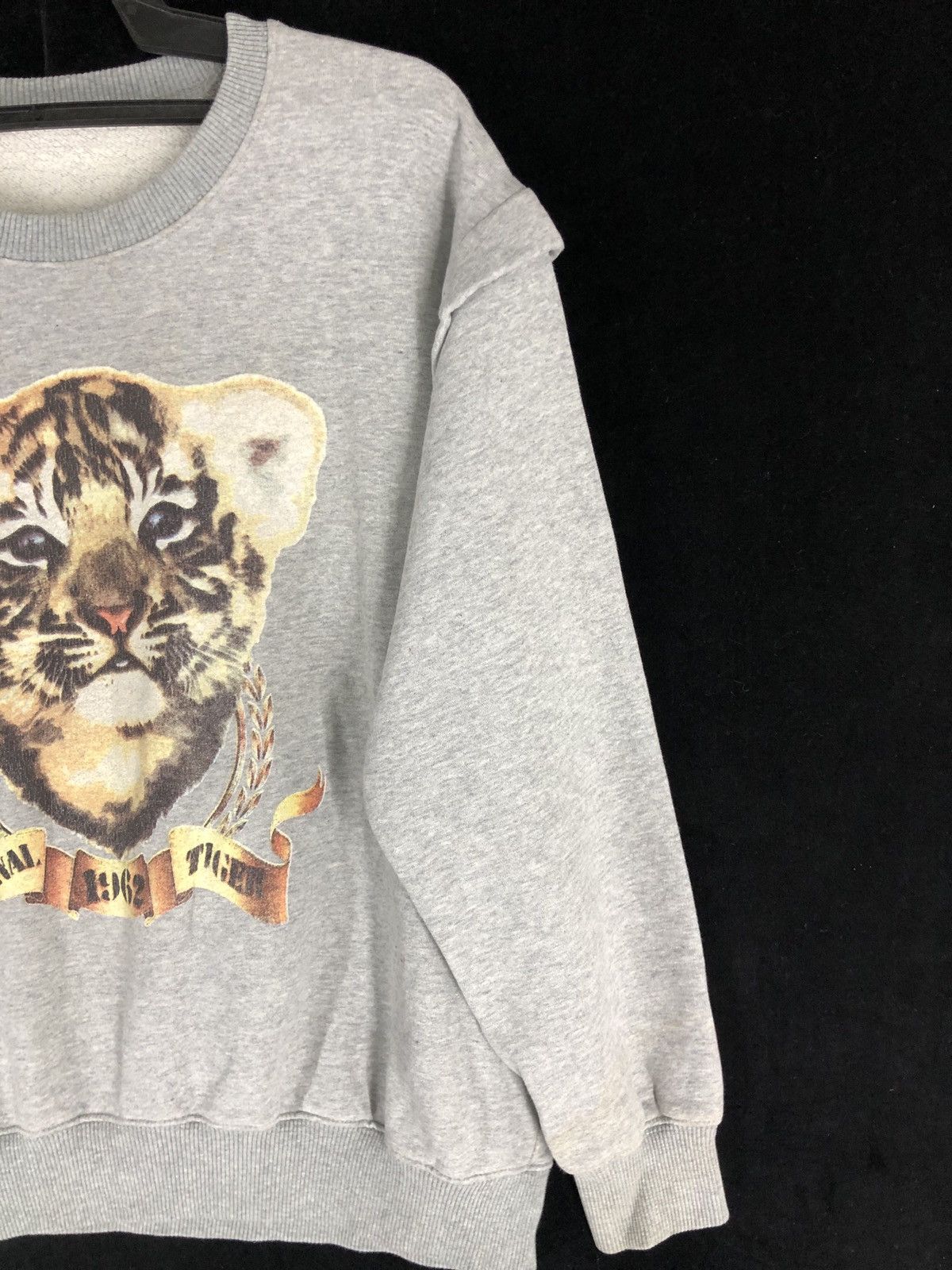 Japanese Brand × Vintage Vintage Tiger Big Print Sweatshirt Crewneck Size US L / EU 52-54 / 3 - 4 Thumbnail