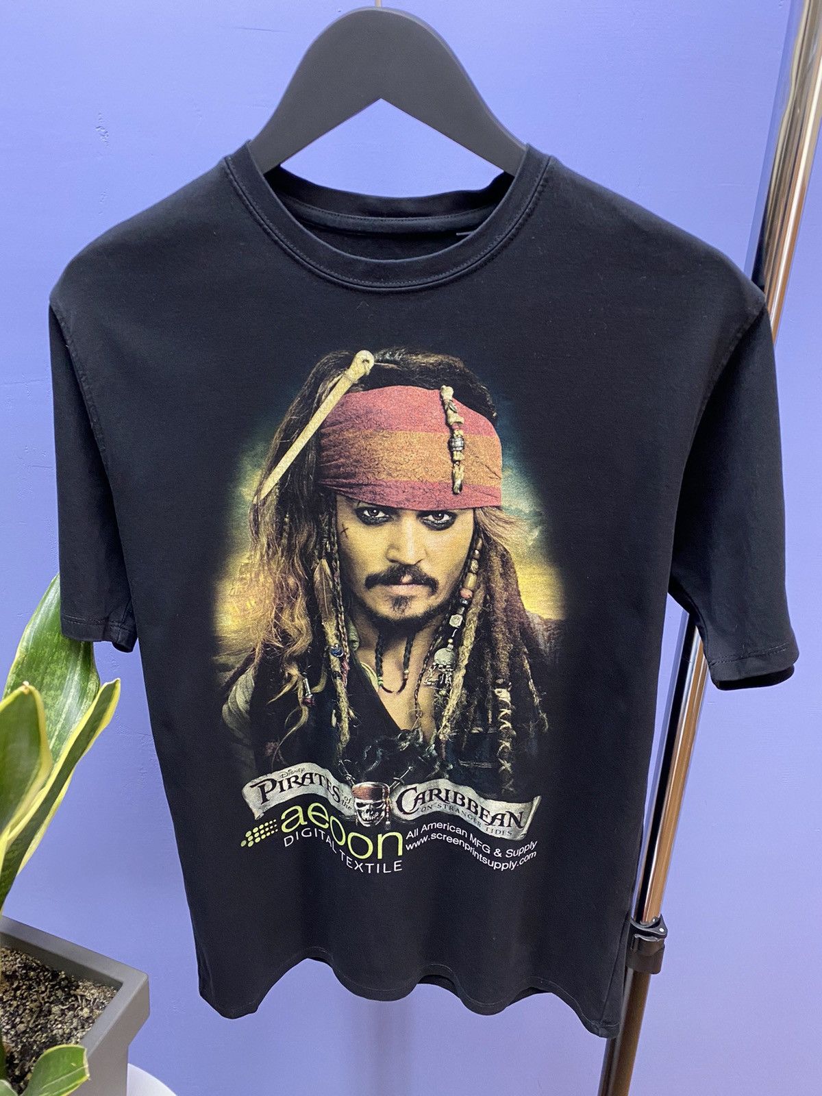Disney Pirates Of The Caribbean On The Stranger Tides Promo Tee L Size US L / EU 52-54 / 3 - 5 Thumbnail
