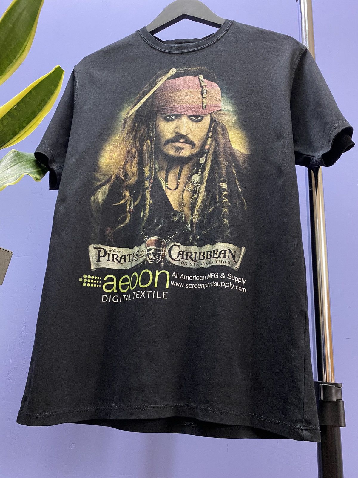 Disney Pirates Of The Caribbean On The Stranger Tides Promo Tee L Size US L / EU 52-54 / 3 - 4 Thumbnail