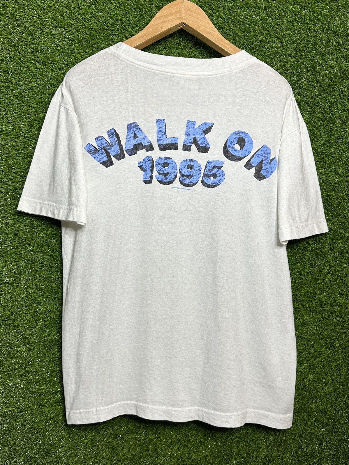 Band Tees 🚨Vintage Boston Walk On Tour 1995 Band tee T-Shirt Size US L / EU 52-54 / 3 - 2 Thumbnail